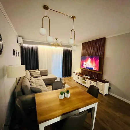 Luxury Apartment *